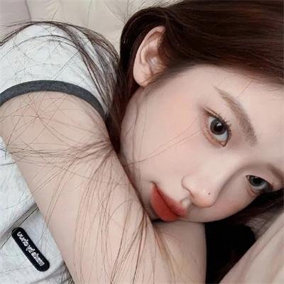 黎明时分的年轻人们